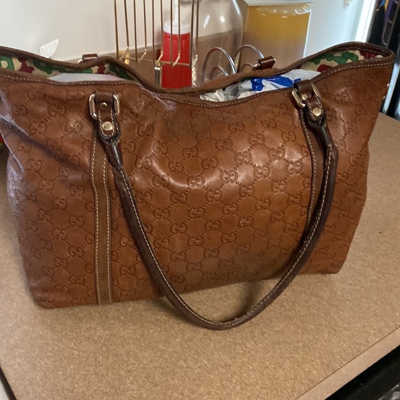 Gucci Guccissima Leather Tote - Picture 6 of 16
